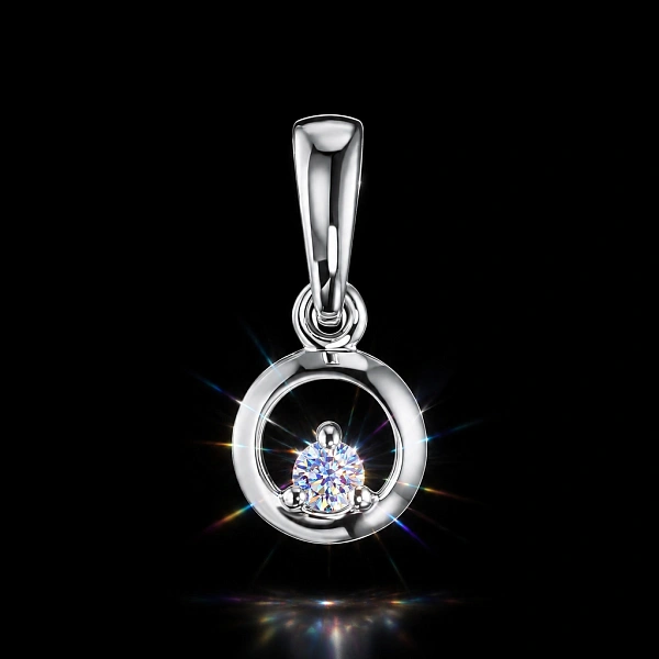 Подвеска из серебра с ограненным синтетическим алмазом