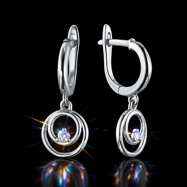 Серьги из серебра с ограненным синтетическим алмазом