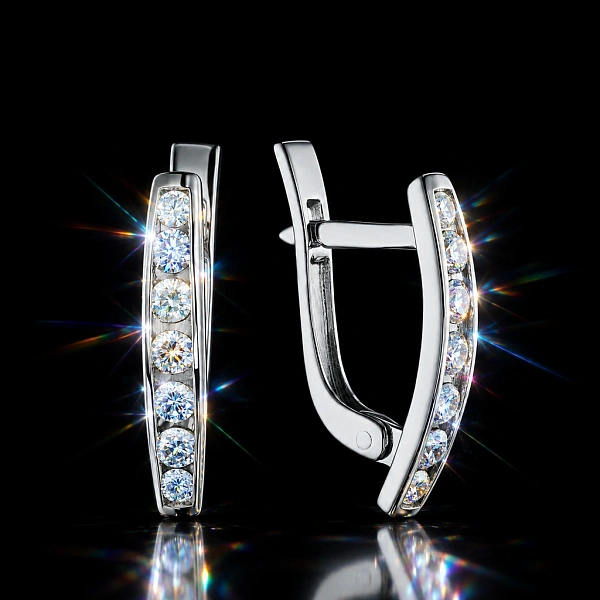 Серьги из серебра с ограненными синтетическими алмазами